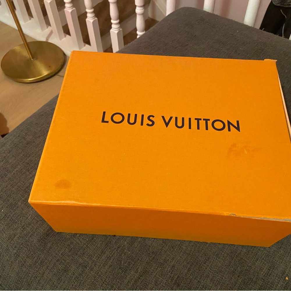 Louis Vuitton Rivoli Damier - Black - Picture 11 of 11